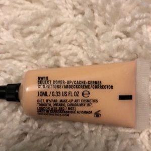 MAC Concealer